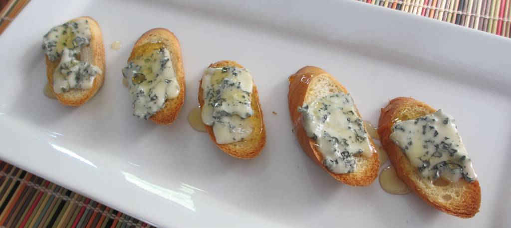 Bruschetta with Gorgonzola and Honey