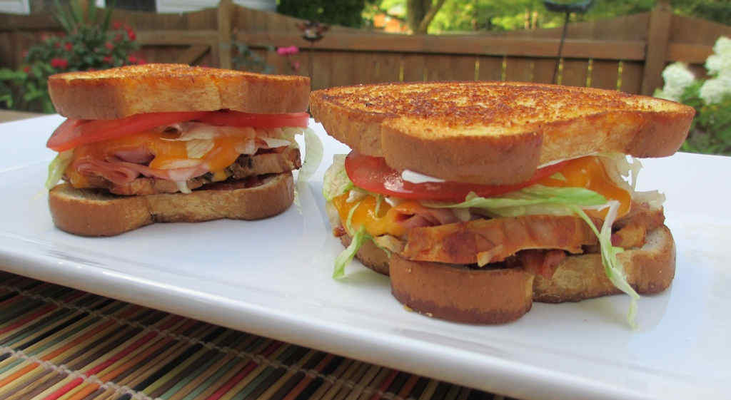 Copycat Applebee's Clubhouse Grille Sandwich