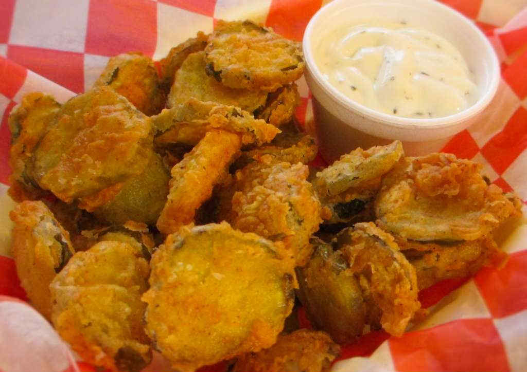 Copycat Hooters Fried Pickles