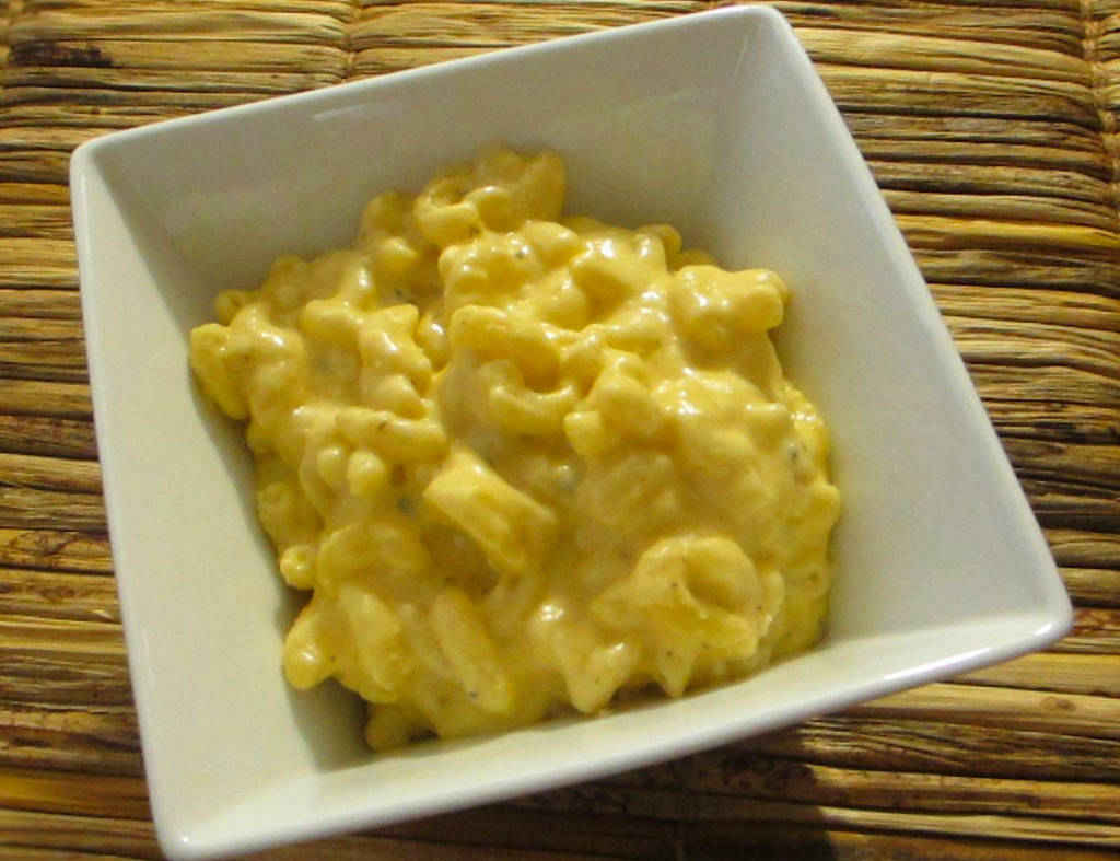 Roasted Garlic and Thyme Mac-and-Cheese