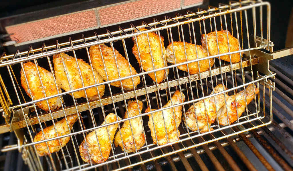 https://www.lifesatomato.com/wp-content/uploads/2022/08/Rotisserie-Chicken-Wings-Version-2.0.jpg