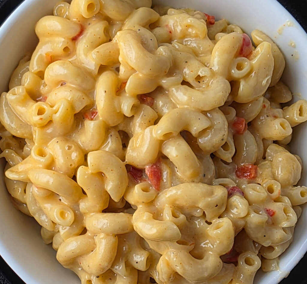 Slow Cooker Pimento Macaroni and Cheese